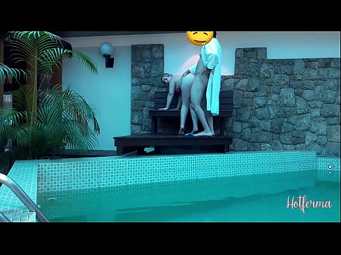 ❤️ Patron hizmetçiyi havuza davet eder ama bir sıcağa dayanamaz ❤❌ Kaliteli porno bizde ❌